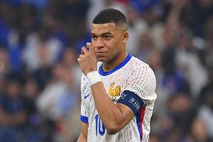 姆巴佩:在法国队射手榜上超越亨利的感觉很美妙,但前面还有吉鲁 姆巴佩:在法国队射手榜上超越亨利的感觉很美妙,但前面还有吉鲁