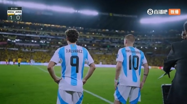 传承梅西!马斯坦托诺成阿根廷队史最年轻10号,18岁23天超越老马 传承梅西!马斯坦托诺成阿根廷队史最年轻10号,18岁23天超越老马