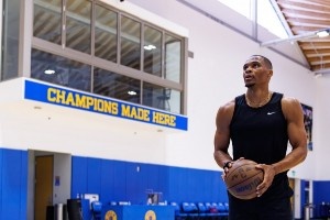 下家还未定!威少回母校UCLA重拾训练节奏 为下一站做准备 下家还未定!威少回母校UCLA重拾训练节奏 为下一站做准备