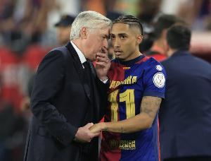 每体:安帅对皇马巴萨球员采用双重标准,拉菲参加了无意义的比赛 每体:安帅对皇马巴萨球员采用双重标准,拉菲参加了无意义的比赛