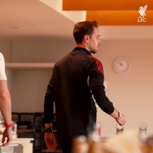 纯享版📽️利物浦1.44亿欧豪车到货,伊萨克训练场首训进球如麻 纯享版📽️利物浦1.44亿欧豪车到货,伊萨克训练场首训进球如麻