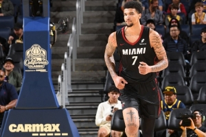 Windhorst:热火将韦尔视为非卖品 哈克斯的表现态度让球队不满 Windhorst:热火将韦尔视为非卖品 哈克斯的表现态度让球队不满