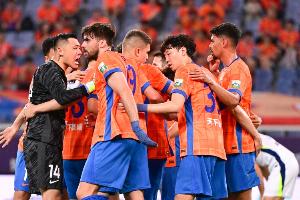 望岳:泰山仅22名队员参加赛前训练,泽卡和克雷桑很难出战申花 望岳:泰山仅22名队员参加赛前训练,泽卡和克雷桑很难出战申花