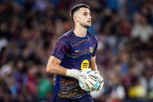 每体:霍安-加西亚加盟巴萨后,展示了快速反应和稳健出击的能力 每体:霍安-加西亚加盟巴萨后,展示了快速反应和稳健出击的能力