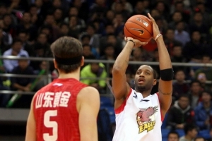 麦迪:当我宣布去打CBA时票马上卖光了 我入场就像披头士 麦迪:当我宣布去打CBA时票马上卖光了 我入场就像披头士