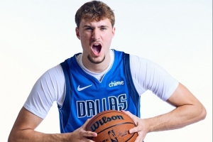 马特-巴恩斯:东契奇交易后 联盟就有安排独行侠得状元签选弗拉格 马特-巴恩斯:东契奇交易后 联盟就有安排独行侠得状元签选弗拉格