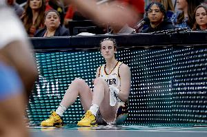 球星的影响力!克拉克赛季报销后WNBA球票均价从89美元跌至62美元 球星的影响力!克拉克赛季报销后WNBA球票均价从89美元跌至62美元