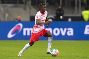 莱比锡官方:班祖齐可以出战美因茨,海达拉和亨里西斯仍缺席 莱比锡官方:班祖齐可以出战美因茨,海达拉和亨里西斯仍缺席