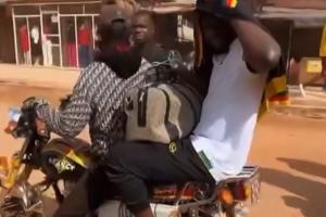 师傅机场去不🤪奥纳纳晒自己坐摩的视频,将飞往土耳其完成转会 师傅机场去不🤪奥纳纳晒自己坐摩的视频,将飞往土耳其完成转会