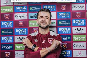 曾给莱曼、阿穆尼亚、什琴斯尼打替补 40岁法比安斯基重回西汉姆 曾给莱曼、阿穆尼亚、什琴斯尼打替补 40岁法比安斯基重回西汉姆