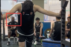 第4外援?浙江男篮晒球队训练视频 有外籍球员身影 第4外援?浙江男篮晒球队训练视频 有外籍球员身影