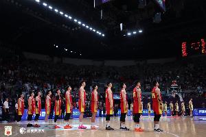 余嘉豪:这届亚洲杯男篮私交很好&很团结 12个人都明白自己的定位 余嘉豪:这届亚洲杯男篮私交很好&很团结 12个人都明白自己的定位