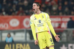 意媒:国米为DV9开800万欧免签年薪,但他尚未回应毕竟为时尚早 意媒:国米为DV9开800万欧免签年薪,但他尚未回应毕竟为时尚早