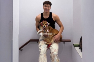 潮男出没!李添荣晒近照:帅小狗🐕和帅小孩👶 潮男出没!李添荣晒近照:帅小狗🐕和帅小孩👶