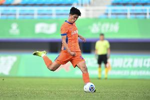 11 - 彭啸本场比赛有11次解围,刷新个人单场中超新高 11 - 彭啸本场比赛有11次解围,刷新个人单场中超新高