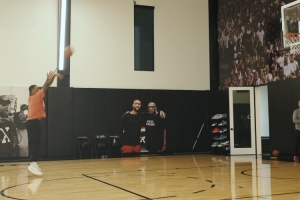 重回球场!利拉德更新社媒 晒自己投篮+跑步训练视频 重回球场!利拉德更新社媒 晒自己投篮+跑步训练视频