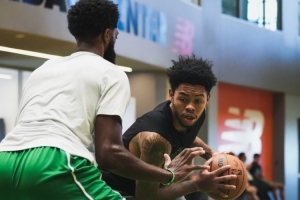 绿军官方晒训练照:普理查德&新援安芬尼-西蒙斯在列 绿军官方晒训练照:普理查德&新援安芬尼-西蒙斯在列