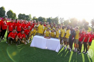 米兰官方更新社交媒体,晒全队为莫德里奇过40岁生日 米兰官方更新社交媒体,晒全队为莫德里奇过40岁生日