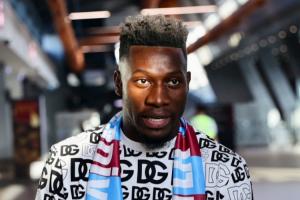 官方:奥纳纳租借土超的年薪351万美元,签字费175.5万美元 官方:奥纳纳租借土超的年薪351万美元,签字费175.5万美元