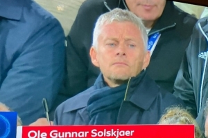 准备再就业?前曼联主帅索尔斯克亚被拍到现场观看英冠比赛 准备再就业?前曼联主帅索尔斯克亚被拍到现场观看英冠比赛