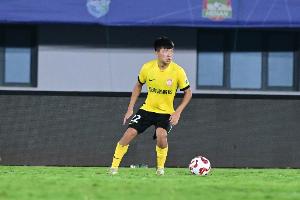 杨希上轮比赛10次抢断,8次成功,都刷新个人单场中超纪录 杨希上轮比赛10次抢断,8次成功,都刷新个人单场中超纪录