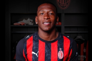 意媒:埃斯图皮尼安在国家队肌肉疲劳,但下轮可以代表米兰首发 意媒:埃斯图皮尼安在国家队肌肉疲劳,但下轮可以代表米兰首发