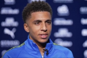 刘易斯:曼城对我而言意味着一切,继续与瓜帅合作只会让我进步 刘易斯:曼城对我而言意味着一切,继续与瓜帅合作只会让我进步