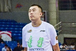 直播吧:辽宁体育局仍在尝试沟通 力争让韩德君打完全运会再退 直播吧:辽宁体育局仍在尝试沟通 力争让韩德君打完全运会再退