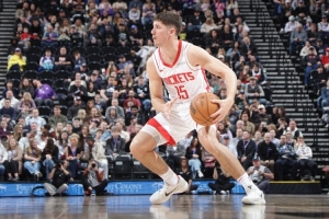 斯通:我们一致认为谢泼德很有天赋 只是需要将天赋转化到比赛中 斯通:我们一致认为谢泼德很有天赋 只是需要将天赋转化到比赛中