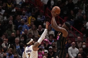 霍里答首发替补裁掉问题:首发热火巴、替补纽约瓜、裁掉雷霆椒 霍里答首发替补裁掉问题:首发热火巴、替补纽约瓜、裁掉雷霆椒