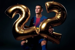 巴萨官方祝卡萨多22岁生日快乐,球员为巴萨出战42场1球6助 巴萨官方祝卡萨多22岁生日快乐,球员为巴萨出战42场1球6助