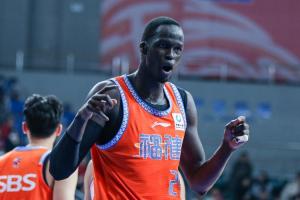 媒体人:梅克在沙特签了一份巨额合同 折合中国税前250万美元以上 媒体人:梅克在沙特签了一份巨额合同 折合中国税前250万美元以上