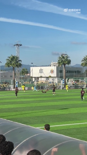 首秀即破门！15岁刘凯源代表黄潜U16A队首发，低射破门收获首球！