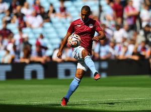 跟队:蒂莱曼斯感到小腿肌肉疼痛因此半场被换下 周日将接受检查 跟队:蒂莱曼斯感到小腿肌肉疼痛因此半场被换下 周日将接受检查