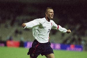 前英国脚:首次去国家队,只有小贝坎贝尔斯科尔斯几个人欢迎了我 前英国脚:首次去国家队,只有小贝坎贝尔斯科尔斯几个人欢迎了我