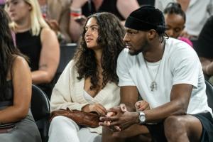 TMZ:布朗尼女友的父母非常满意布朗尼和其女儿的恋情 TMZ:布朗尼女友的父母非常满意布朗尼和其女儿的恋情