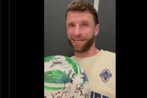 穆勒生日夜戴帽并在社媒与凯恩互动,拜仁官推为其送上祝贺 穆勒生日夜戴帽并在社媒与凯恩互动,拜仁官推为其送上祝贺