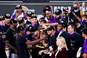 霍华德:2020年本计划续约湖人但没成 那套阵容本可以再夺几冠 霍华德:2020年本计划续约湖人但没成 那套阵容本可以再夺几冠