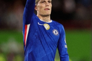 加纳乔社媒晒照:非常高兴身披蓝军战袍完成首秀,周三欧冠再见! 加纳乔社媒晒照:非常高兴身披蓝军战袍完成首秀,周三欧冠再见!