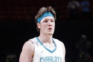 比尔-西蒙斯:克尼佩尔必进2028美国队 他和德里克-怀特很像 比尔-西蒙斯:克尼佩尔必进2028美国队 他和德里克-怀特很像