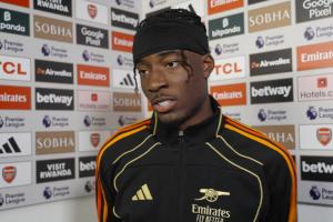 马杜埃凯:总有人是第一次来看球,所以我只想着为球迷带来快乐 马杜埃凯:总有人是第一次来看球,所以我只想着为球迷带来快乐