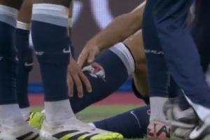 护腿板救命😱帕利尼亚遭对手飞铲小腿,球袜直接被撕开一道口子 护腿板救命😱帕利尼亚遭对手飞铲小腿,球袜直接被撕开一道口子