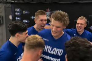 马尔卡宁被扇得脸都红了!芬兰赛前热身互相鼓励 疯狂互扇巴掌 马尔卡宁被扇得脸都红了!芬兰赛前热身互相鼓励 疯狂互扇巴掌