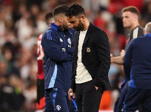 记者:曼联今夏从未优先考虑补强中场,他们认为这个位置足够强大 记者:曼联今夏从未优先考虑补强中场,他们认为这个位置足够强大