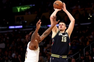 霍华德:现在NBA完全变了 以前大个子不能投篮现在都在投 霍华德:现在NBA完全变了 以前大个子不能投篮现在都在投