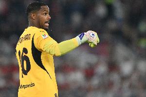 记者:经过仪器检查后,迈尼昂和帕夫洛维奇排除肌肉损伤的可能性 记者:经过仪器检查后,迈尼昂和帕夫洛维奇排除肌肉损伤的可能性