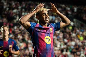 阿斯:西班牙队知晓亚马尔有伤并让他打封闭出场,巴萨有书面证明 阿斯:西班牙队知晓亚马尔有伤并让他打封闭出场,巴萨有书面证明