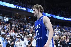 效率不高!马尔卡宁16投6中拿到19分10板 三分8中3 效率不高!马尔卡宁16投6中拿到19分10板 三分8中3