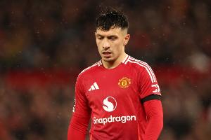 记者:利桑德罗计划于10月底或11月初复出,曼联不急于让他回归 记者:利桑德罗计划于10月底或11月初复出,曼联不急于让他回归