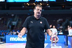 土耳其主帅：输掉本该掌控的比赛让人沮丧 现在没什么可说的